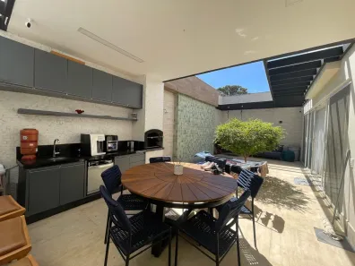 Casa de Condomínio com 4 Quartos à venda, 242m² no Santa Genoveva, Goiânia