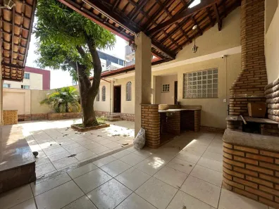 Casa com 6 Quartos à venda, 303m² no Barreiro, Belo Horizonte