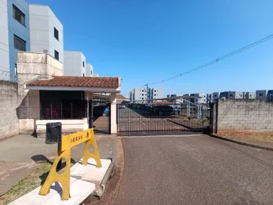 Apartamento com 2 Quartos para alugar, 54m² no São Pedro, Londrina