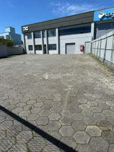 Galpão/Depósito/Armazém para alugar, 850m² no Barreiros, São José