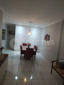 Casa com 3 Quartos à venda, 327m² no São Jorge, Uberlândia