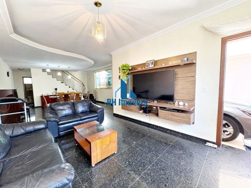 Casa com 3 quartos — Castelo, Belo Horizonte