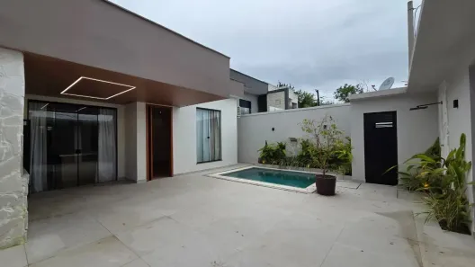 Casa de Condomínio com 3 Quartos para alugar, 250m² no Vargem Pequena, Rio de Janeiro