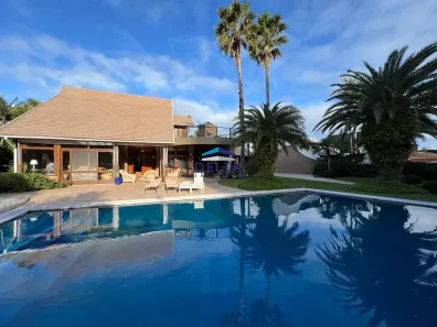 Casa com 6 Quartos à venda, 656m² no Torres, Torres