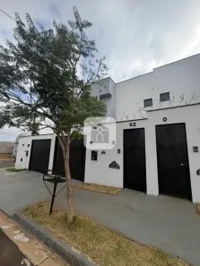 Sobrado com 3 Quartos para alugar, 100m² no Aclimação, Uberlândia