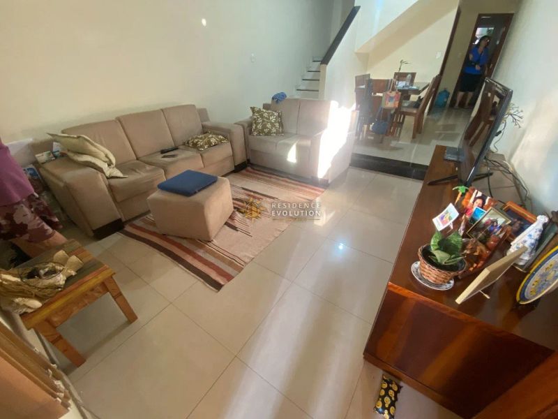 Casa com 3 quartos — Santa Mônica, Belo Horizonte