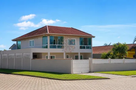 Sobrado com 5 Quartos à venda, 320m² no Guaratuba, Guaratuba