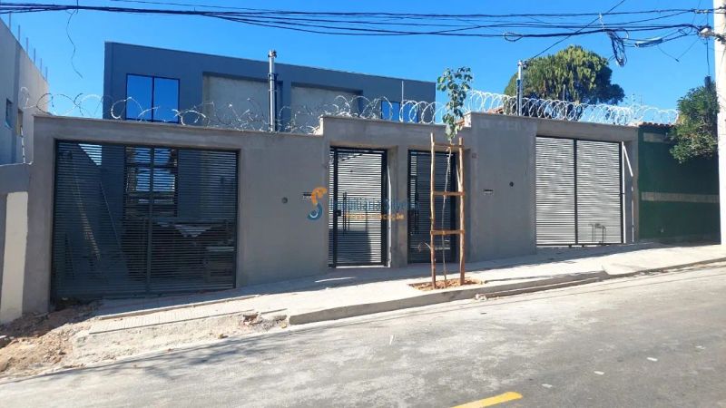 Casa com 4 quartos — Dom Joaquim, Belo Horizonte