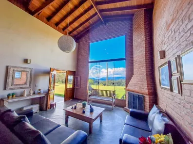 Fazenda/Sítio com 3 Quartos à venda, 250m² no , Santo Antônio do Pinhal