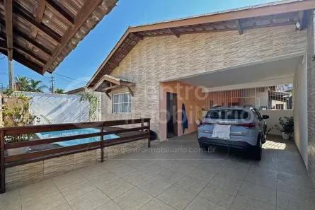 Casa com 3 Quartos à venda, 228m² no Jardim Ribamar, Peruíbe
