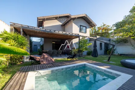 Casa com 4 Quartos à venda, 280m² no Jurerê Internacional, Florianópolis