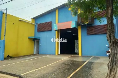 Ponto Comercial para alugar, 370m² no Tibery, Uberlândia