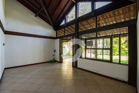 Casa com 5 Quartos à venda, 200m² no Itacoatiara, Niterói