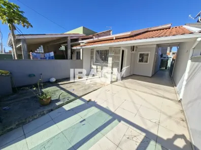 Casa com 2 Quartos para alugar, 51m² no Barra do Aririú, Palhoça
