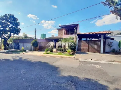 Sobrado com 3 Quartos à venda, 383m² no Castelo, Valinhos