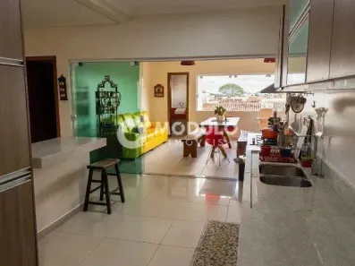 Casa com 3 Quartos à venda, 331m² no Pampulha, Uberlândia