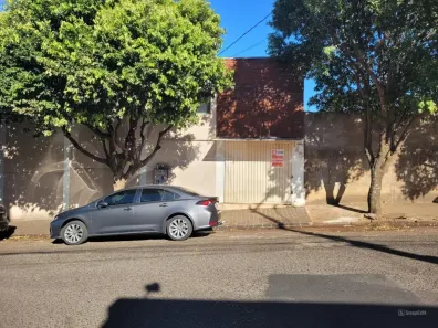 Sala Comercial para alugar, 280m² no Osvaldo Rezende, Uberlândia