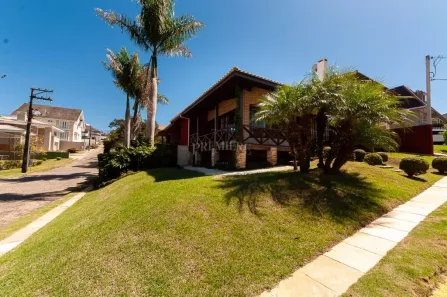 Casa com 3 Quartos à venda, 300m² no Butiatuvinha, Curitiba