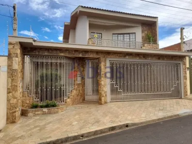 Casa com 3 Quartos para alugar, 243m² no Jardim Nossa Senhora Aparecida, São Carlos