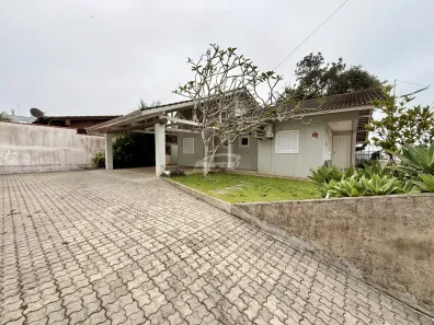 Casa com 3 Quartos para alugar, 144m² no , Balneário Piçarras
