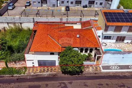 Casa com 4 Quartos para alugar, 215m² no Jardim Petrópolis, Pirassununga