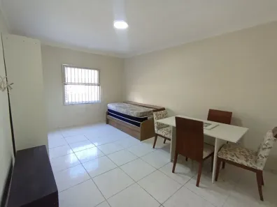 Kitnet para alugar, 40m² no Guilhermina, Praia Grande