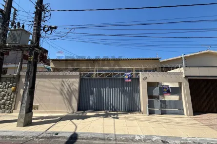 Casa com 4 Quartos à venda, 228m² no Amadeu Furtado, Fortaleza