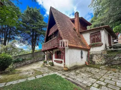 Casa com 3 Quartos à venda, 137m² no Cascata dos Amores, Teresópolis