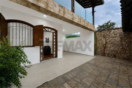 Casa com 5 Quartos à venda, 300m² no Santa Tereza, Belo Horizonte