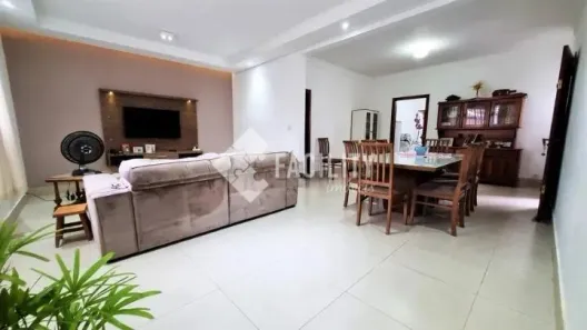 Casa com 4 Quartos à venda, 250m² no Jardim Magnólia, Campinas