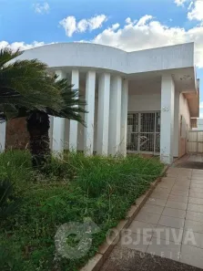 Imóvel Comercial com 2 Quartos para alugar, 240m² no Fundinho, Uberlândia