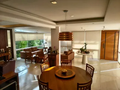 Casa de Condomínio com 4 Quartos à venda, 250m² no Valparaíso, Petrópolis