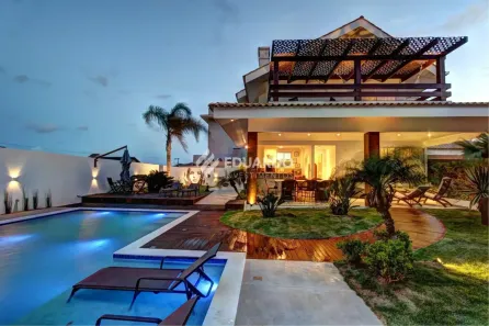 Casa com 4 Quartos à venda, 250m² no Canto Grande, Bombinhas