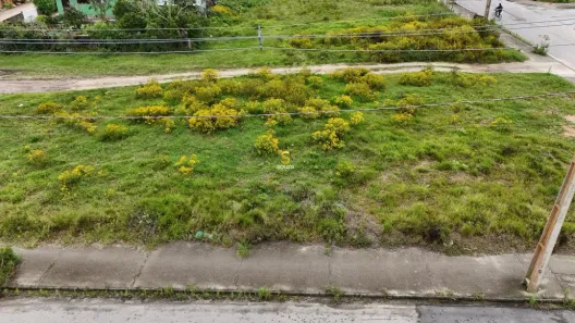Lote/Terreno à venda, 300m² no Nova Brasília, Imbituba