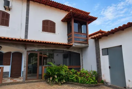 Casa de Condomínio com 3 Quartos para alugar, 10m² no Itaúna, Saquarema