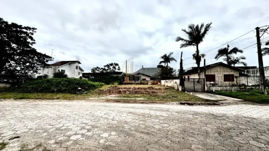 Lote/Terreno à venda, 210m² no Guaratuba, Guaratuba