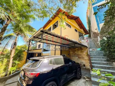 Casa com 4 Quartos à venda, 260m² no Jardim Imbuí, Niterói