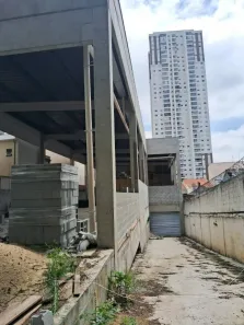 Prédio Comercial para alugar, 800m² no Ferreira, São Paulo