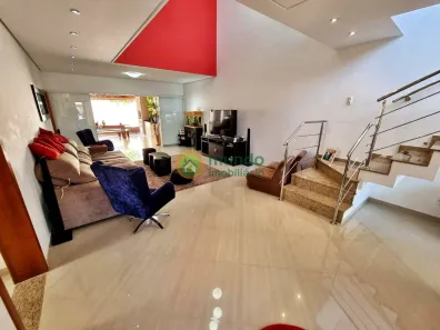 Sobrado com 4 Quartos à venda, 270m² no Caminho Novo, Tremembé