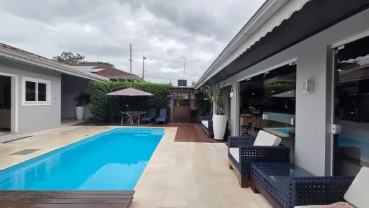 Casa com 3 Quartos à venda, 212m² no Costa e Silva, Joinville