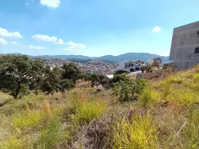 Lote/Terreno à venda, 250m² no Jardim Bandeirantes, Poços de Caldas