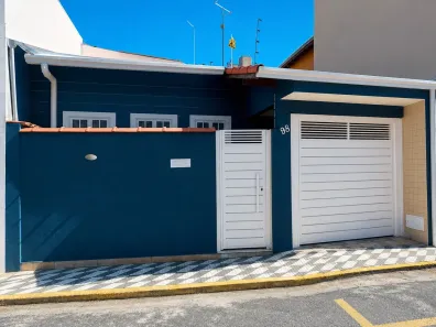 Casa com 2 Quartos para alugar, 96m² no Centro, Pouso Alegre