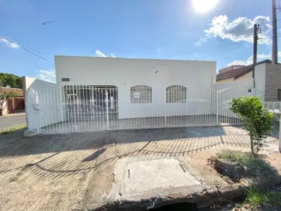Casa com 3 Quartos à venda, 200m² no Núcleo Habitacional Nova Marília, Marília