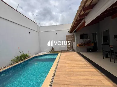 Casa com 3 Quartos à venda, 219m² no Jardim Karaíba, Uberlândia