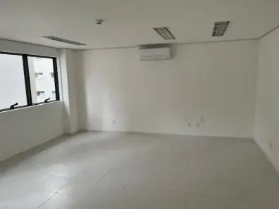 Sala Comercial para alugar, 32m² no Itaim Bibi, São Paulo
