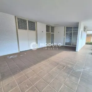 Casa com 4 Quartos para alugar, 150m² no Brasil, Uberlândia