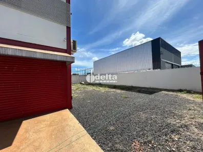 Ponto Comercial para alugar, 360m² no Novo Mundo, Uberlândia