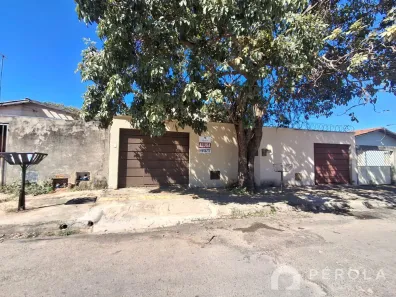 Casa com 3 Quartos para alugar, 83m² no Residencial Itaipu, Goiânia