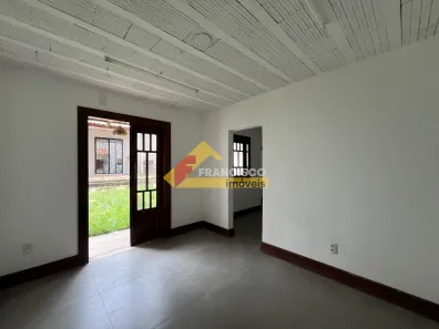 Casa com 1 Quarto para alugar, 42m² no Centro, Divinópolis