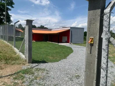 Fazenda/Sítio com 3 Quartos à venda, 90m² no Guamirim, Caçapava